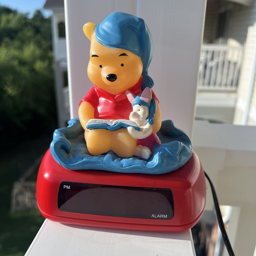 VTG Disney Fantasma Winnie The Pooh Piglet Night Light Alarm Digital Works